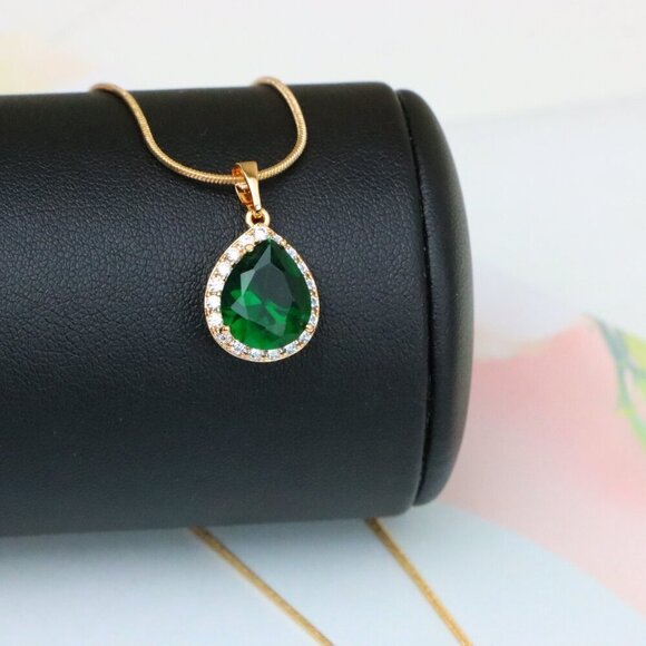 "Teardrop Green Pendant with Crystal Border in Rose Gold Finish, XPPT1613 - Picture 3 of 13